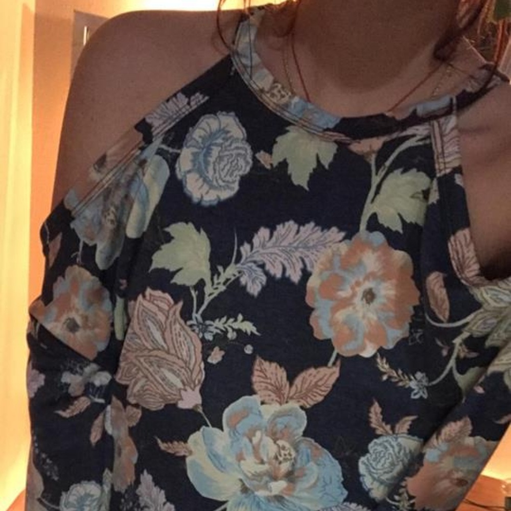 Cold Shoulder Treatment Navy Floral